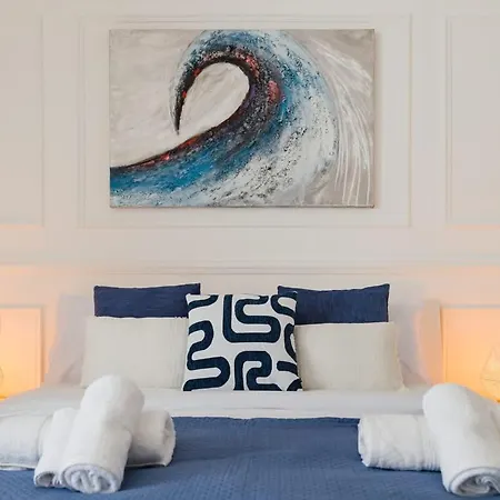 Discover Modern Luxury By The Sea *