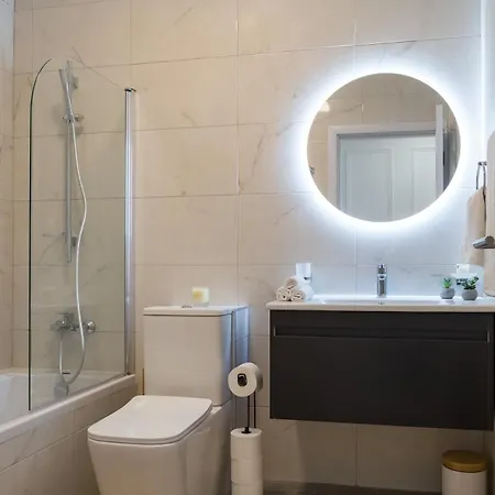 Discover Modern Luxury By The Sea Gzira