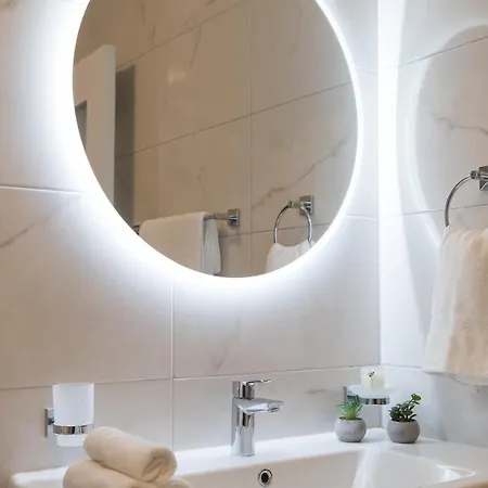 Discover Modern Luxury By The Sea *