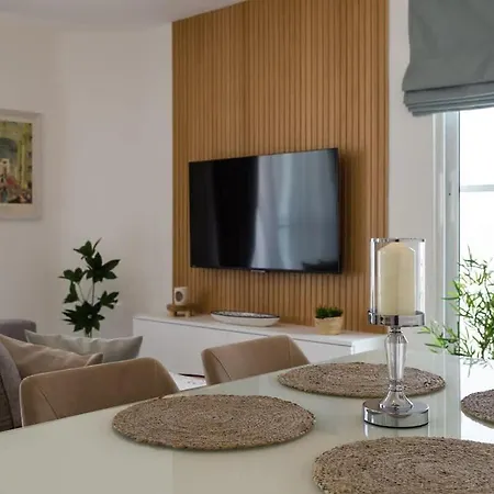 Apartment Discover Modern Luxury By The Sea Gzira